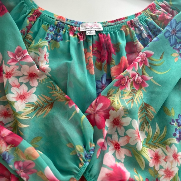 Sweet Pea New York & Company Sheer Blouse - Picture 2 of 3